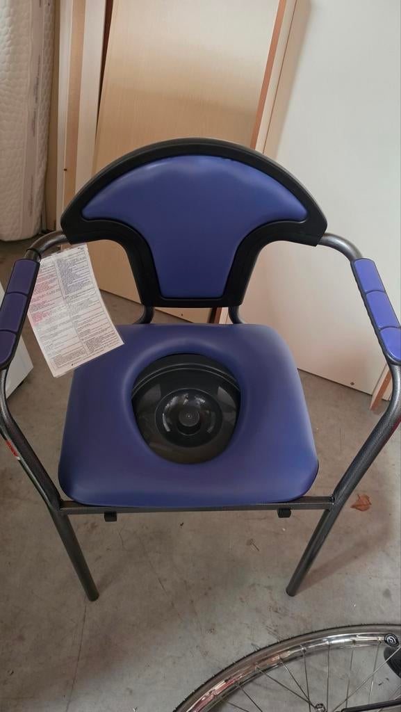 Herdegen Toiletstoel Blauw, Ophalen, Nuservice, Info@nuservice.nu, Marconistraat 8