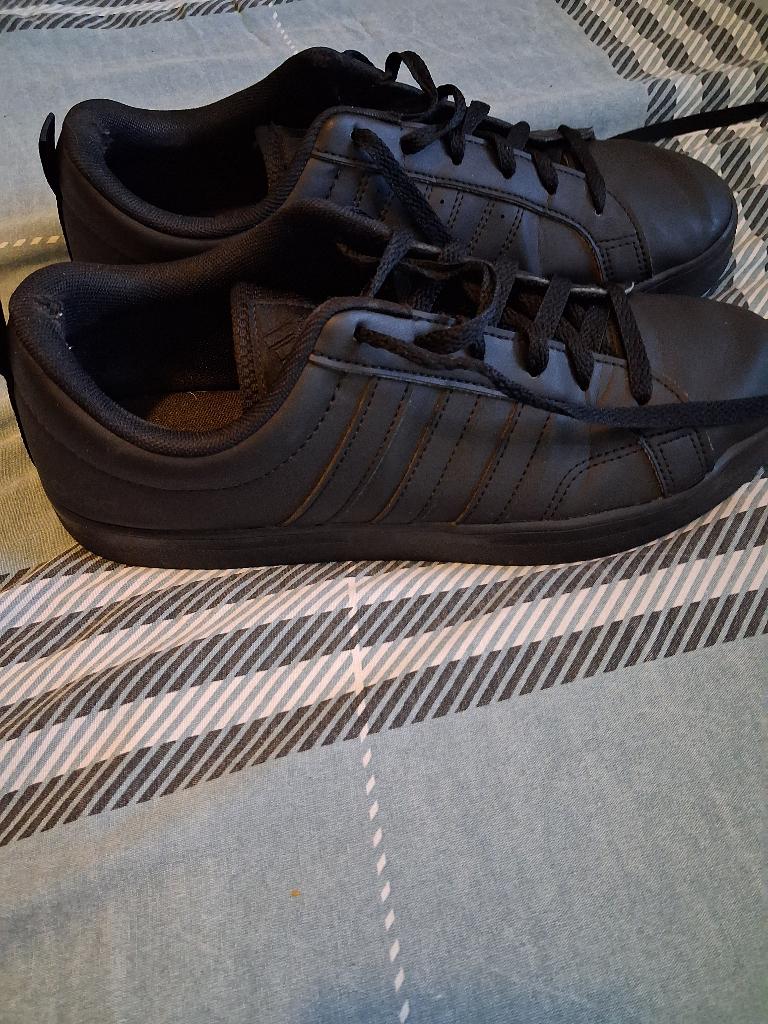 Sneakers Adidas Zwart Maat 41 1/3, Kleding | Heren, Schoenen, Zwart, Ophalen of Verzenden, Sneakers of Gympen, Adidas