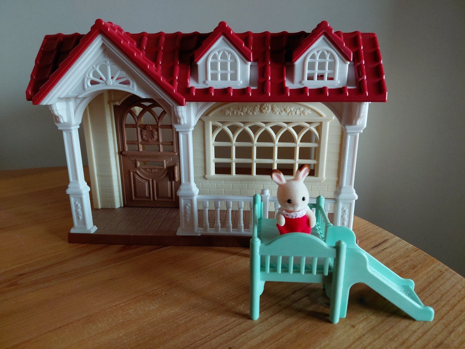 Sylvanian families stapelbaar huisje/frambozenhuis compleet, Kinderen en Baby's, Speelgoed | Poppenhuizen, Ophalen of Verzenden