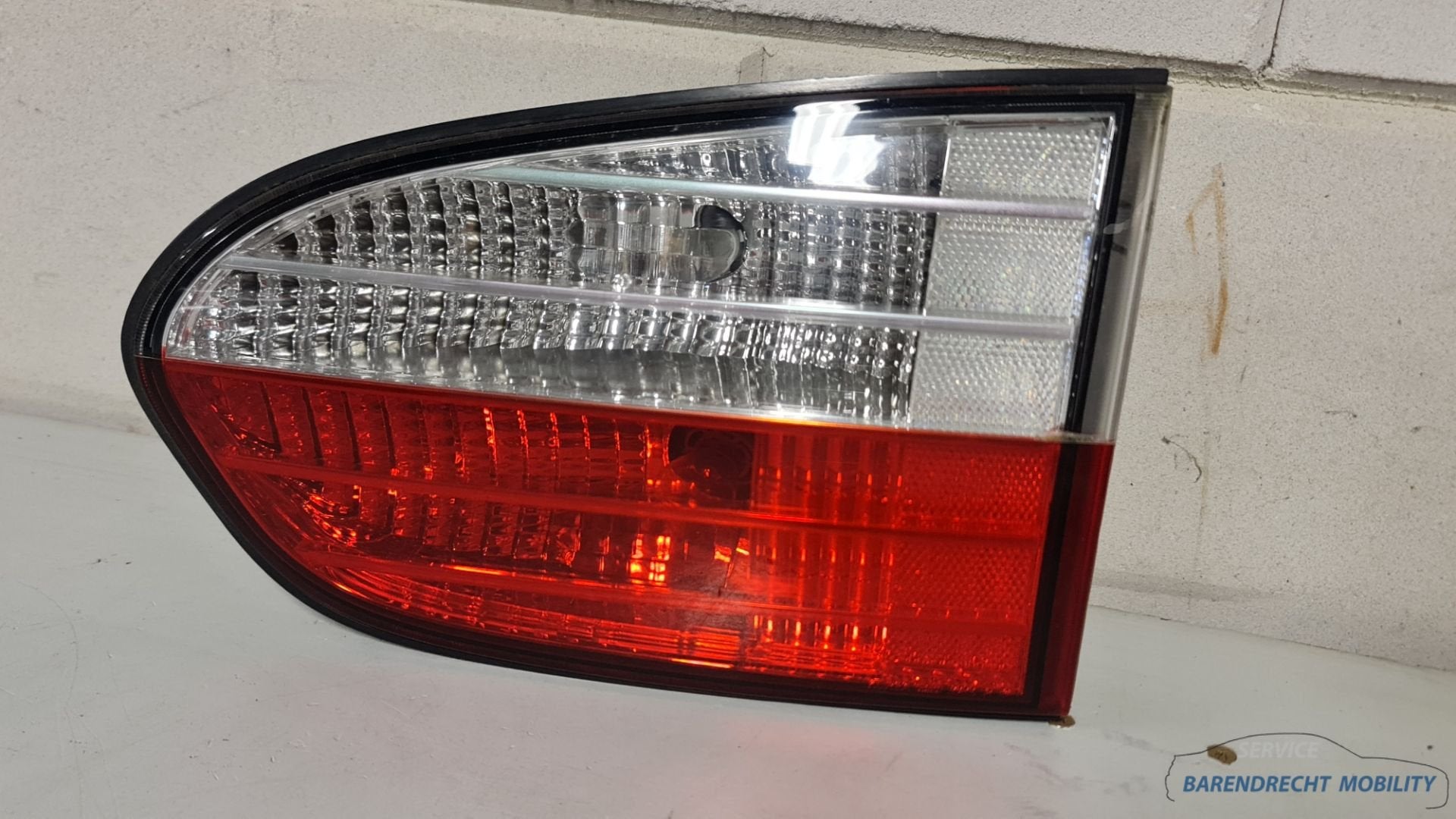 Hyundai H200 H-1 achterlicht links binnen origineel gebruikt, Gebruikt, Heolleung-ro 12
06797  Seoul, Ophalen of Verzenden, Info@hyundai.com