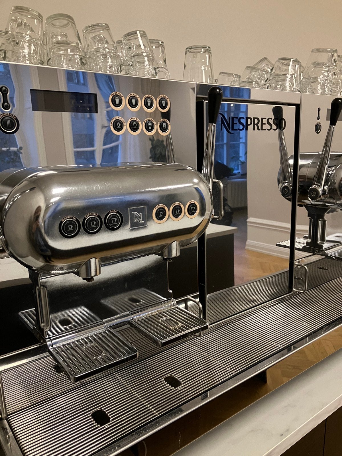 Nespresso Aguila 440 professionele horeca koffiemachine, Witgoed en Apparatuur, Koffiezetapparaten, 10 kopjes of meer, Ophalen
