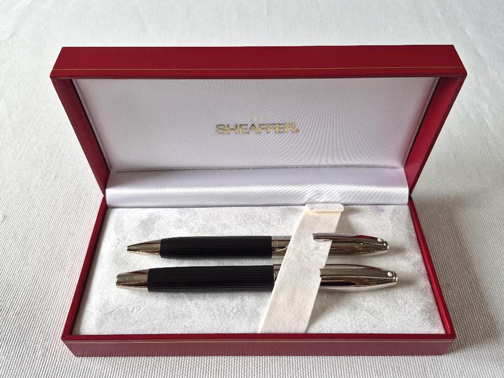 Sheaffer Legacy II  Black set Balpen + Vulpen 18K/750 M-nib, Nieuw, Met doosje, Ophalen of Verzenden, Pennenset