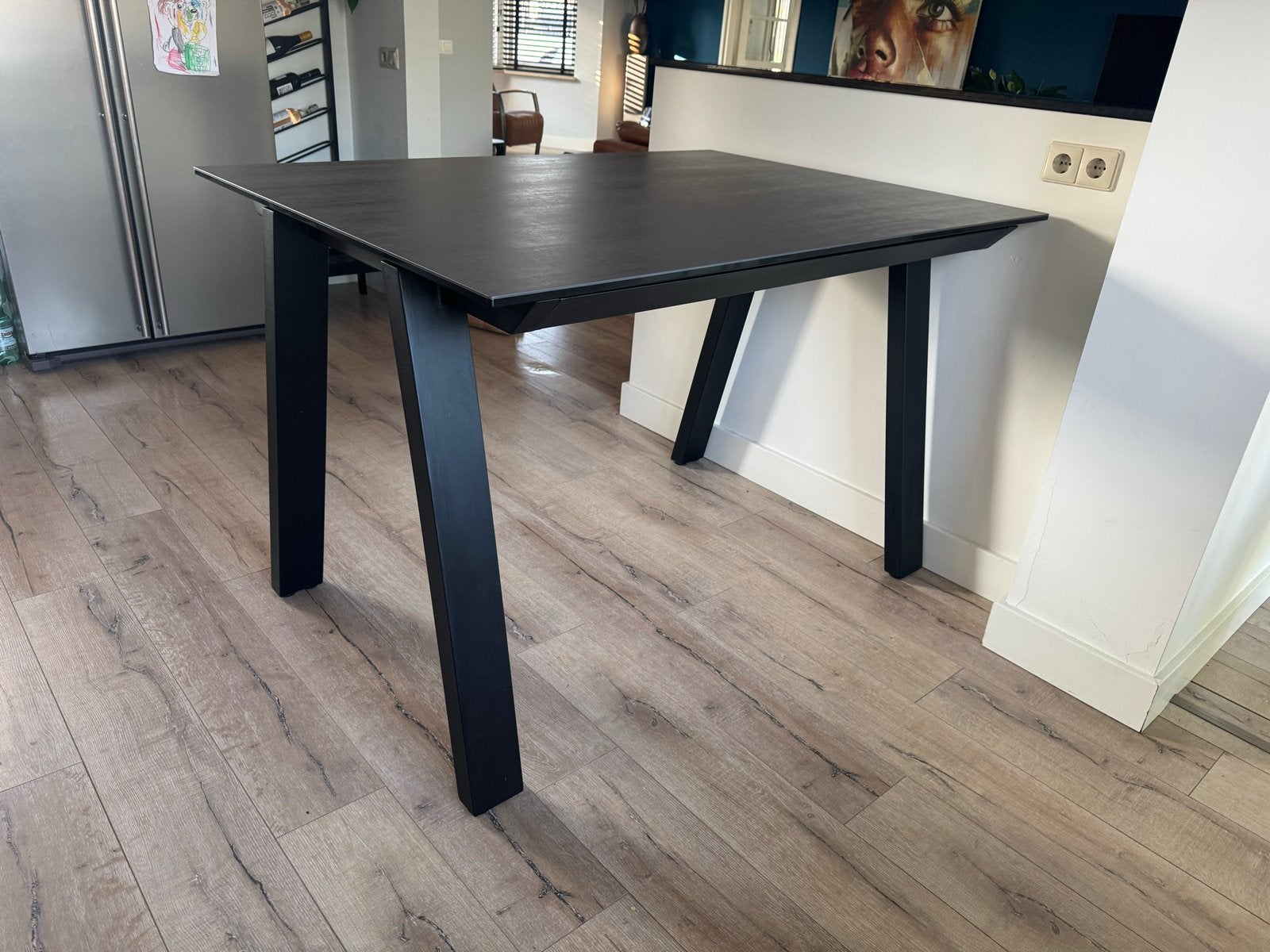 Moderne antraciet bartafel met composiet blad (140x100x92cm), Huis en Inrichting, Ophalen, Overige materialen, Gebruikt, 100 tot 150 cm