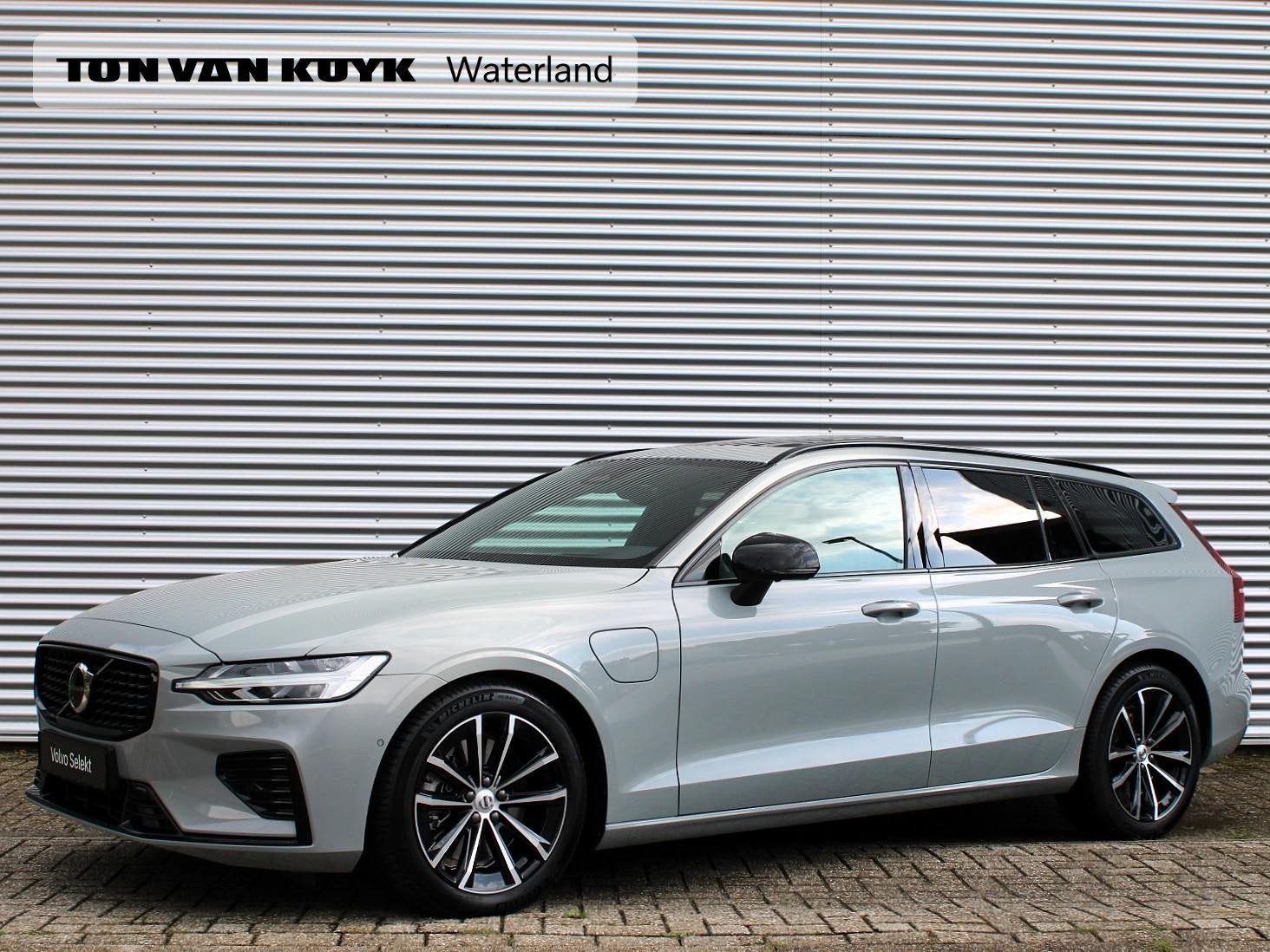 Volvo V60 2.0 T8 Plug-in hybrid AWD Plus Dark Automaat / Pan