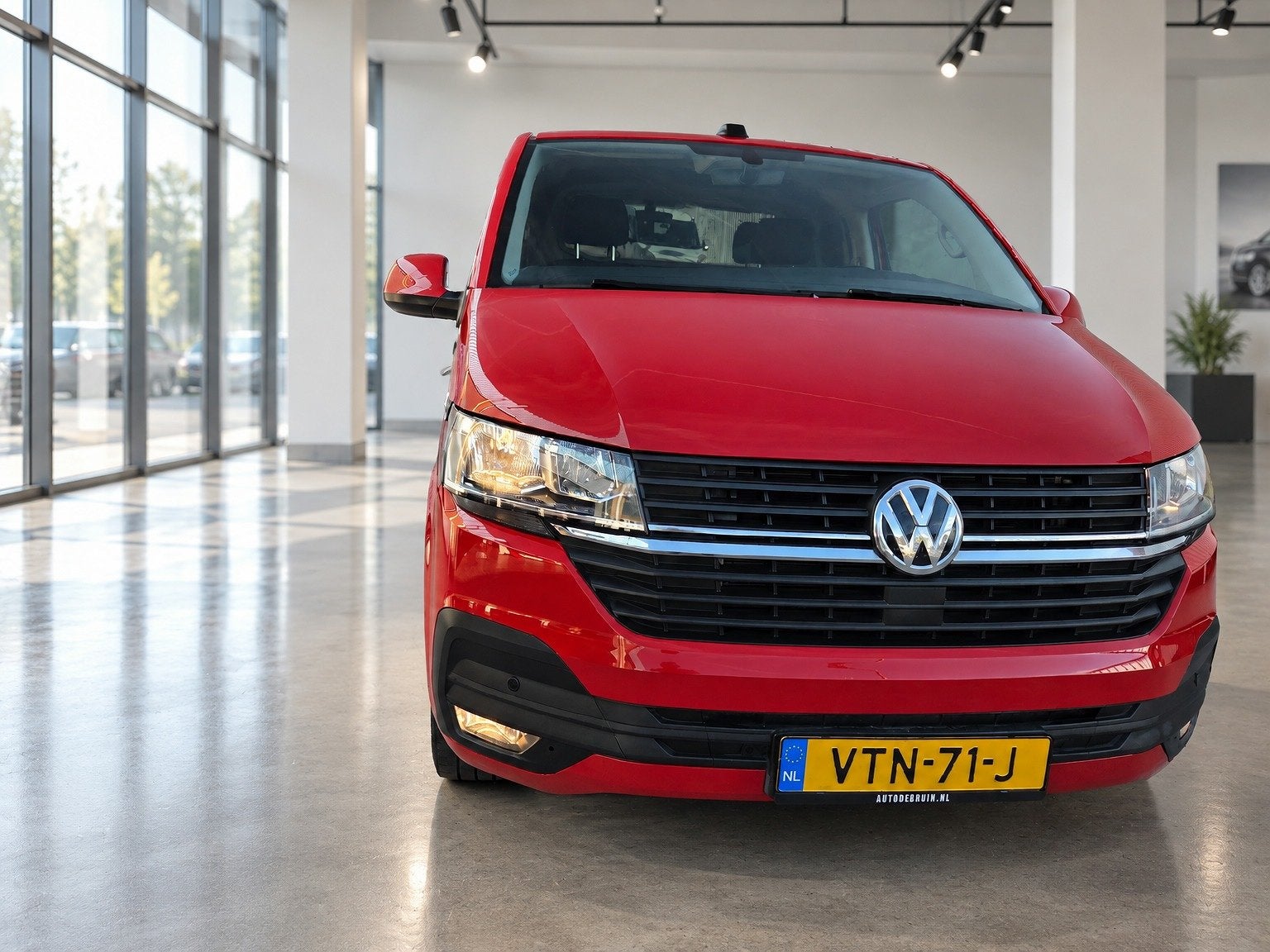 Volkswagen Transporter Automaat 2.0 TDI L2 Highline Navi Air, Auto's, Dealer onderhouden, Stof, Gebruikt, 4 cilinders