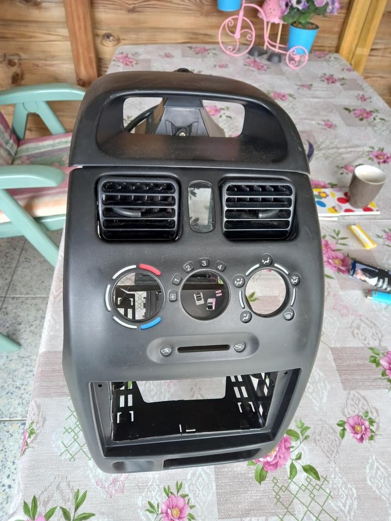 Midden consul opel agila, Ophalen