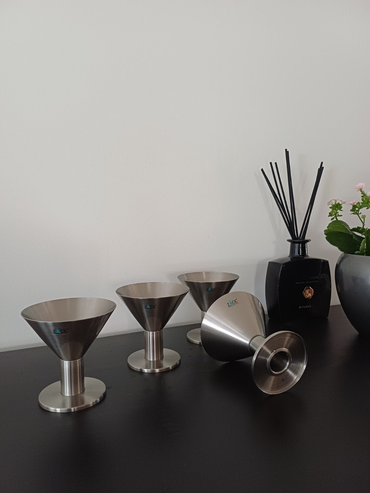 Zack RVS ijscoupe / dessertbeker set (4 stuks), Huis en Inrichting, Keuken | Servies, Ophalen of Verzenden, Zo goed als nieuw