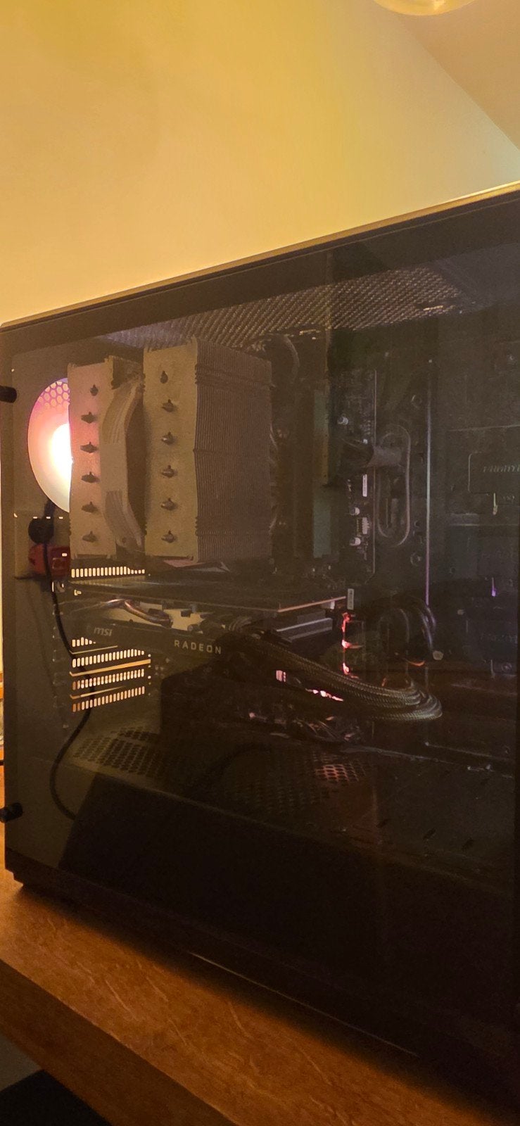 Gaming PC: RX 5700 XT, i5 10600K, 16GB RAM, Ophalen, Gebruikt, Onbekend, Onbekend