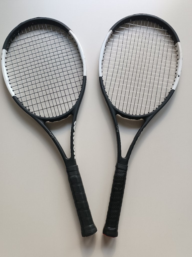 Pro Staff RF97 v12 Autograph Tuxedo, Sport en Fitness, Tennis, Gebruikt, Verzenden, L4, Wilson