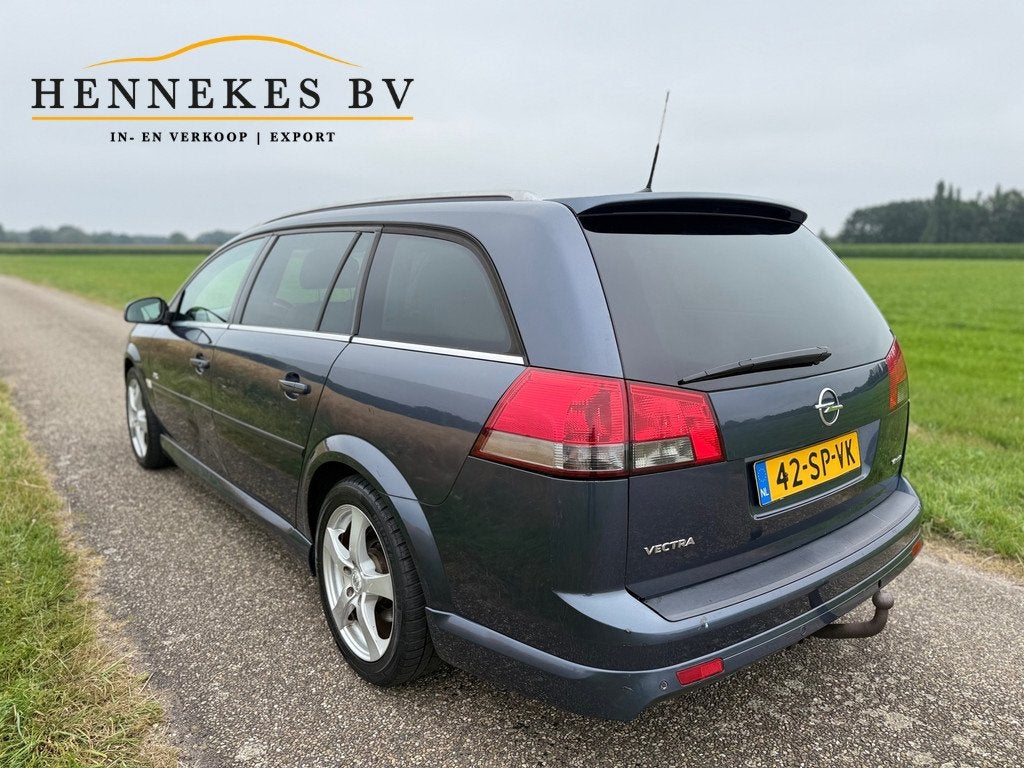 Opel Vectra Wagon 2.8 V6 Sport automaat, Auto's, Opel, Zwart, Vectra, Euro 4, Zilver of Grijs
