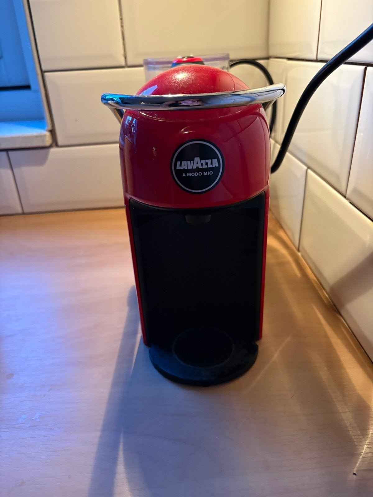 Lavazza A Modo Mio koffiezetapparaat - Zo goed als nieuw, Koffiepads en cups, Espresso apparaat, Ophalen of Verzenden, Zo goed als nieuw