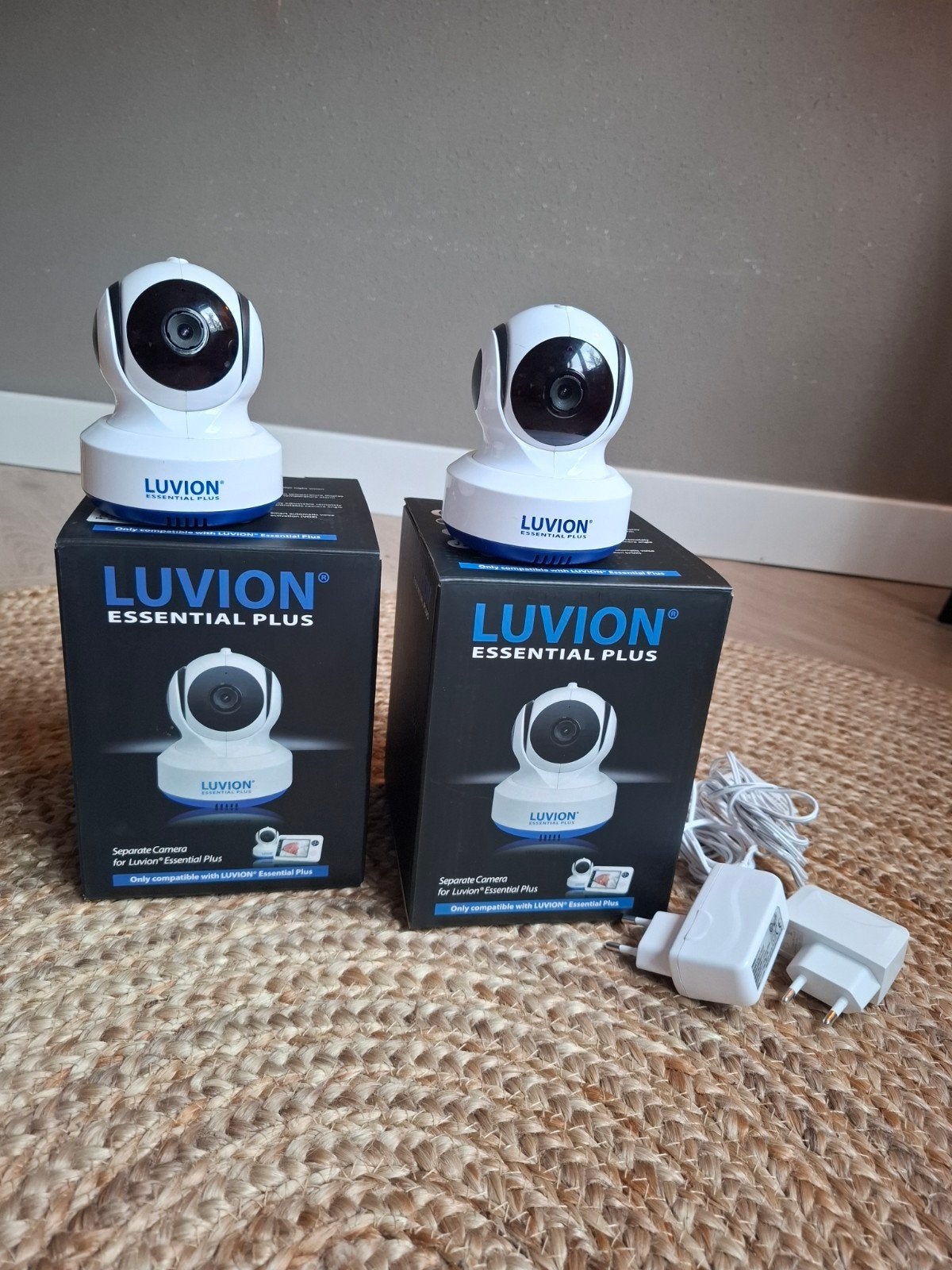 2 losse Luvion Essential Plus camera's, Ophalen, Zo goed als nieuw, 250 meter of meer, Camera
