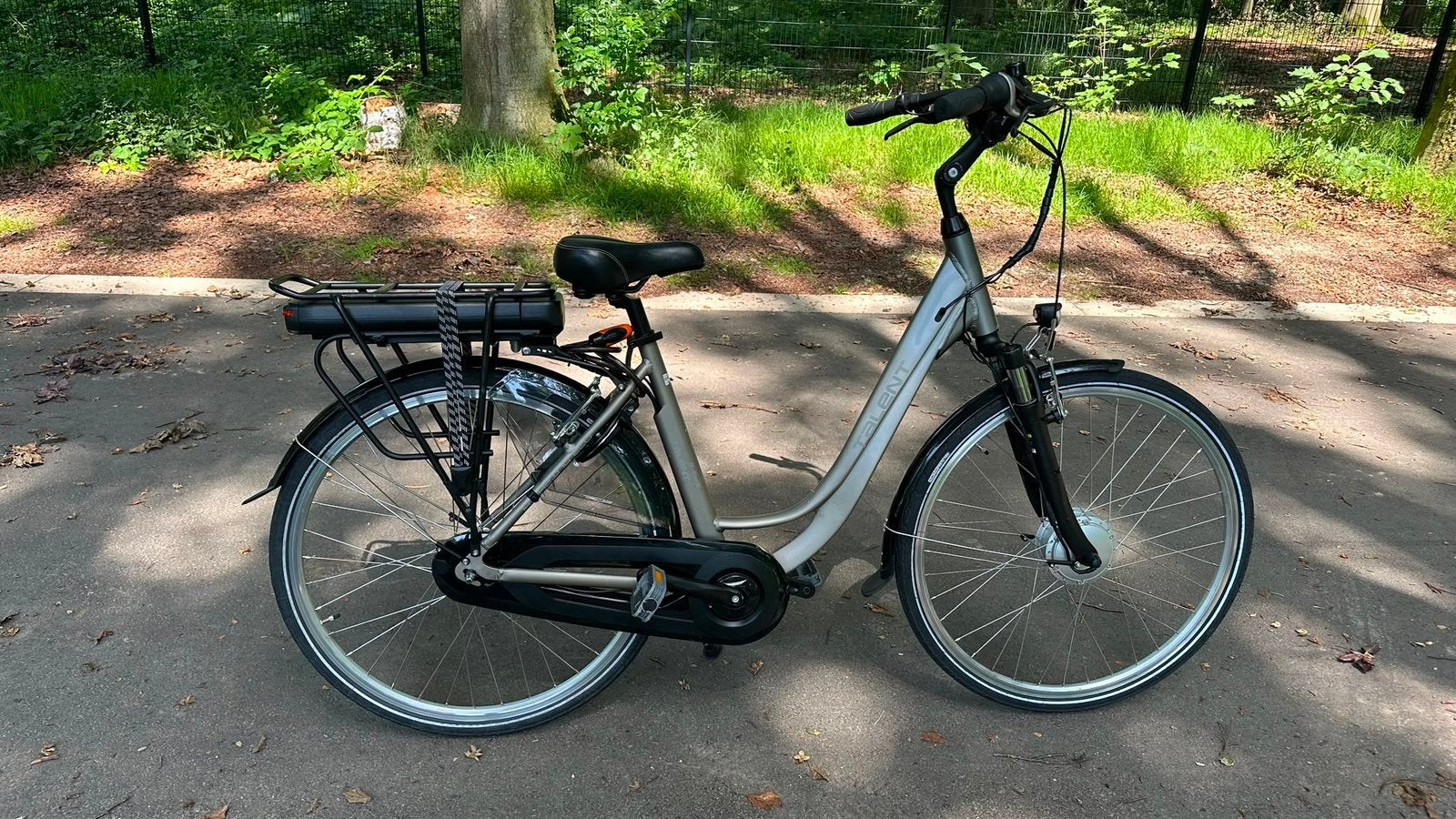 Dames elektrische fiets als nieuw (1200 KM)goede accu 518 WH, Fietsen en Brommers, Elektrische fietsen, 51 tot 55 cm, Ophalen