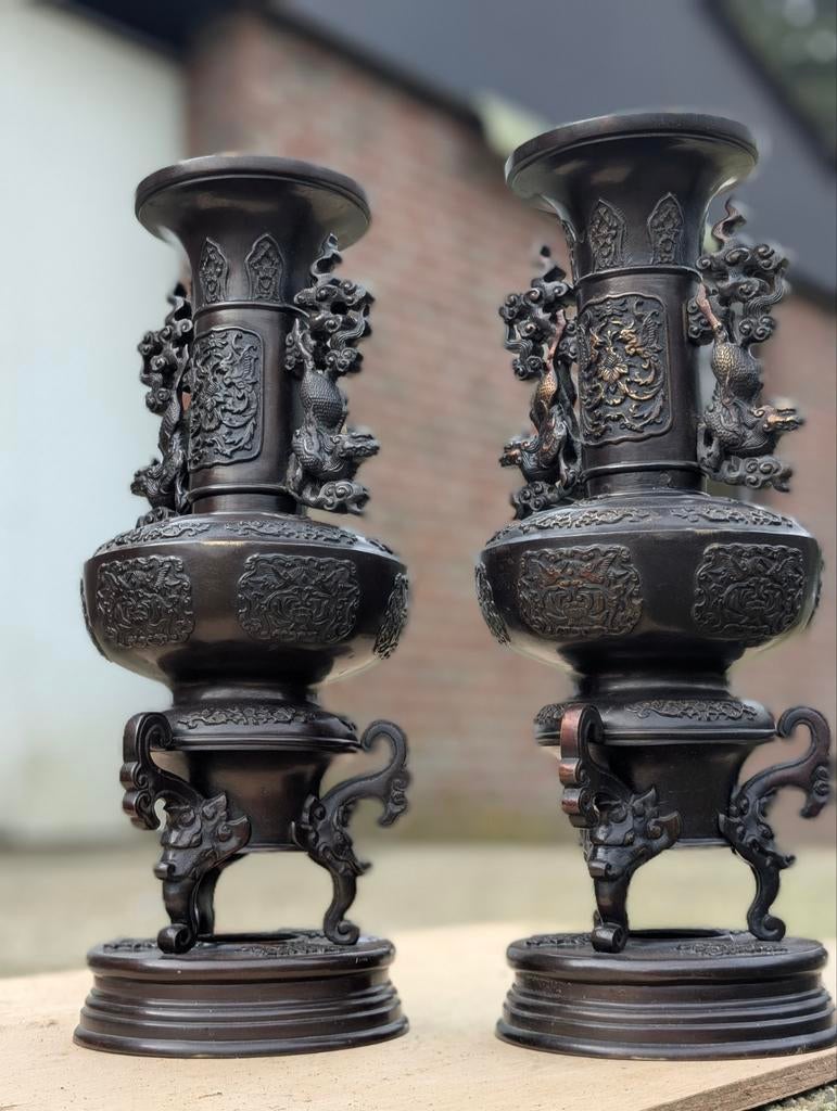 2 antieke bronzen draak vazen hoog 44 cm. €435., Antiek en Kunst, Ophalen