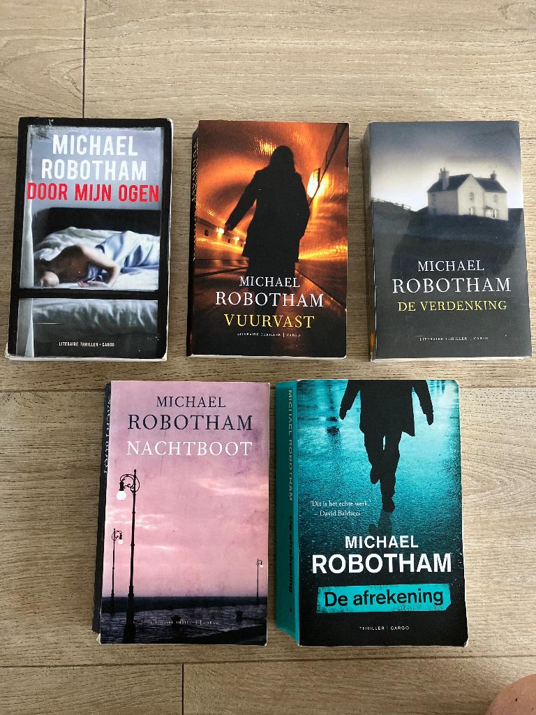 5 thrillers van Michael Robotham voor een zacht prijsje, Ophalen of Verzenden, Gelezen
