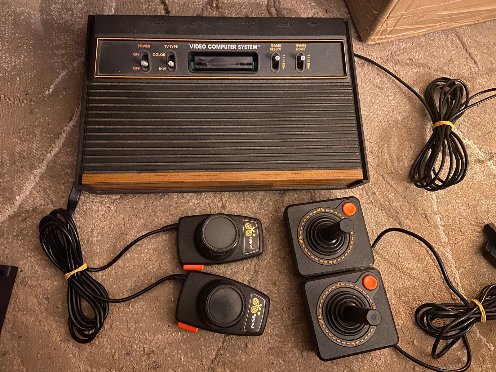Atari 2600 CX AP Ireland (Laag Serial nr 001009)! + Games!, Spelcomputers en Games, Ophalen of Verzenden, Zo goed als nieuw, Met 2 controllers
