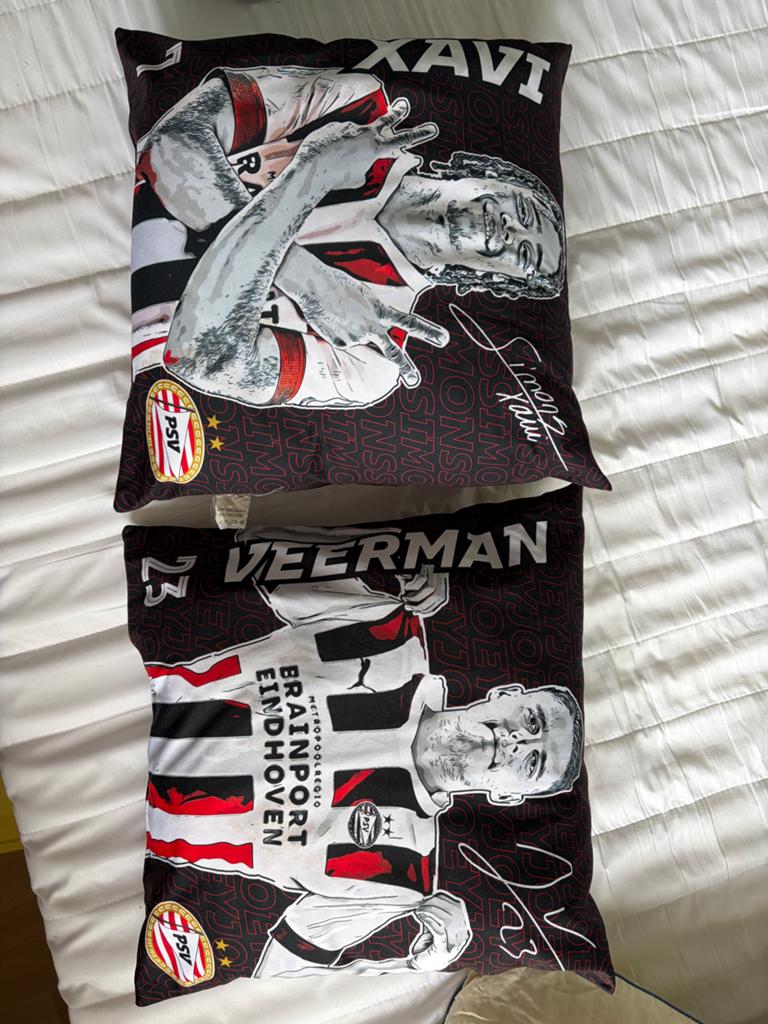 PSV Kussens Joey Veerman en Xavi Simons (1 koop), Ophalen, Zo goed als nieuw, PSV