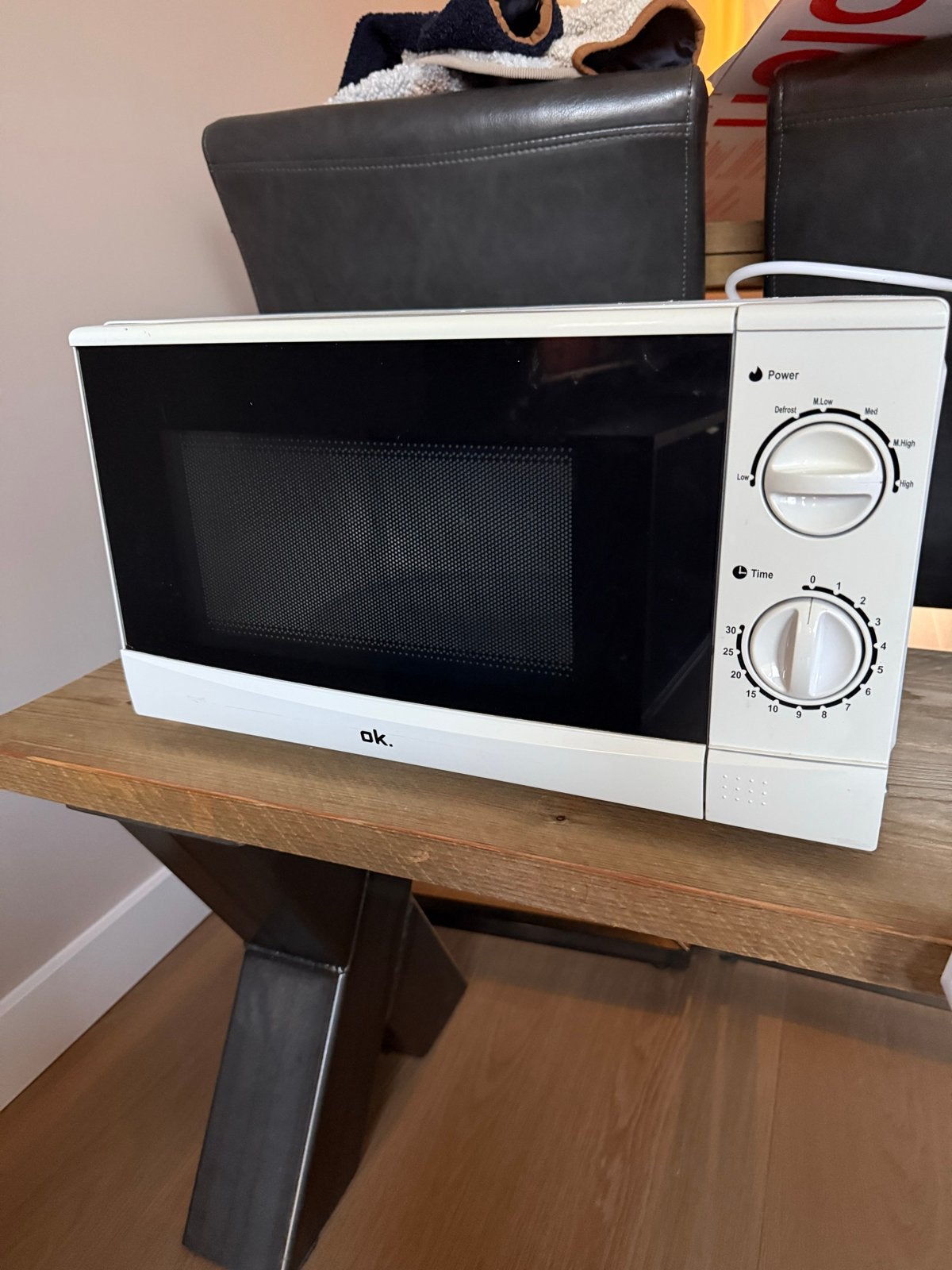 OK. Magnetron - Wit, zo goed als nieuw, Minder dan 45 cm, Ophalen of Verzenden, Draaiplateau, Vrijstaand