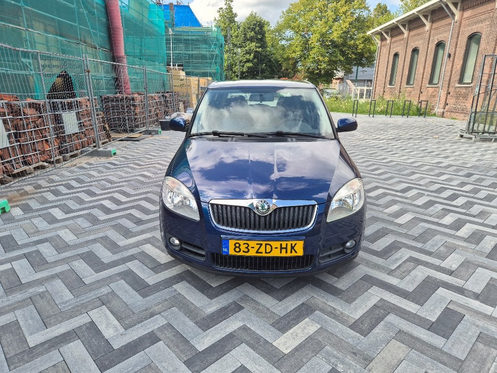 Skoda Fabia 1.4 16V Ambiente - CRUISE - DEALERONDERHOUDEN, Voorwielaandrijving, 40 €/maand, 4 cilinders, Blauw