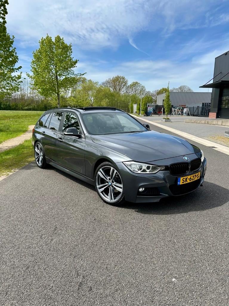 BMW 3 Serie Touring Sport 328i F31 xDrive (2013), Auto's, Automaat, Zwart, Stoelverwarming, Stationwagon
