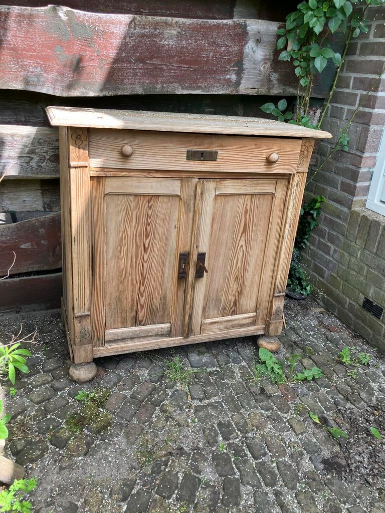 Antieke houten kast met lade en deuren, Tuin en Terras, Ophalen of Verzenden, Gebruikt, Hout, Overige typen