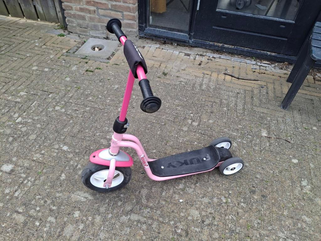 Roze puky step, Ophalen, Gebruikt, Gewone step, Puky (rood), Onbekend (roze)