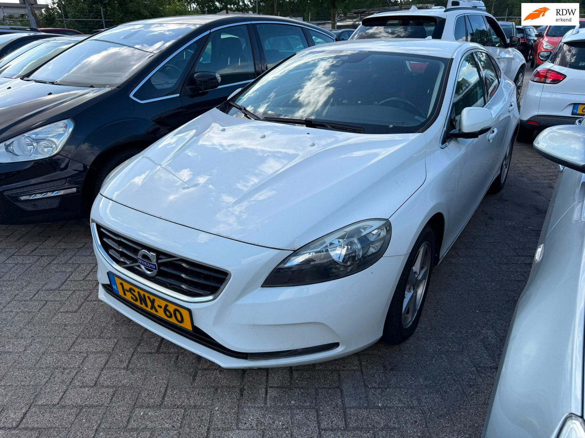 Volvo V40 1.6 D2 Momentum, Auto's, Voorwielaandrijving, Euro 5, Gebruikt, 4 cilinders