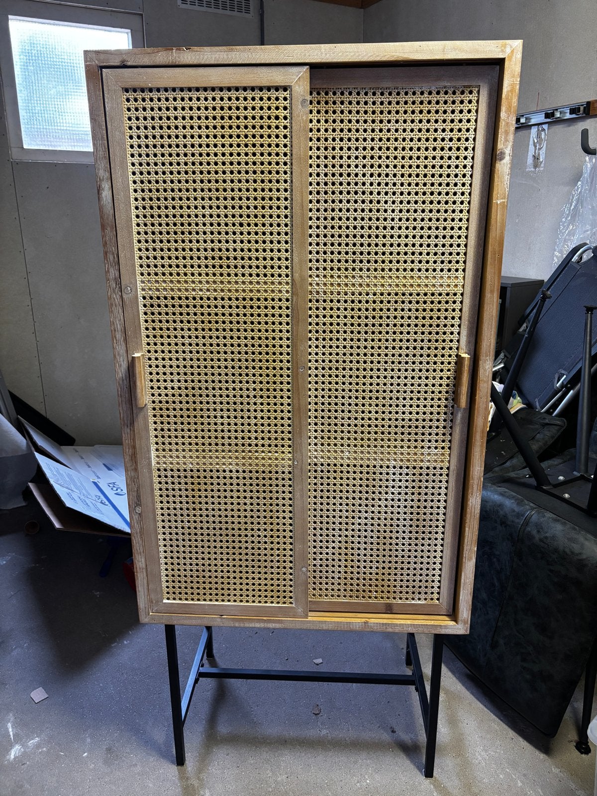 Rotan kast (xenos) T.E.A.B, Ophalen, Gebruikt