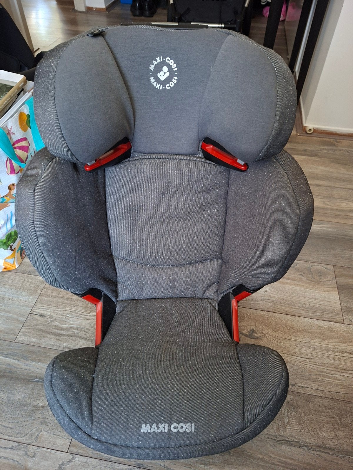 Maxi-Cosi RodiFix AirProtect ISOFIX Autostoel – Grijs, Autogordel of Isofix, Gebruikt, Verstelbare rugleuning, Maxi-Cosi
