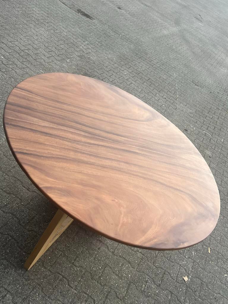 Rond walnoot tafelblad - 140cm diameter, 6cm dik, Huis en Inrichting, Tafelonderdelen, Ophalen, Gebruikt, 100 tot 150 cm, Rond