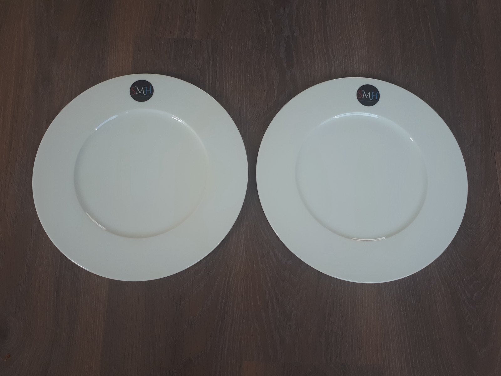 2 borden Societe des Maitres d'Hotel, Huis en Inrichting, Keuken | Servies, Ophalen of Verzenden, Gebruikt, Bord(en)
