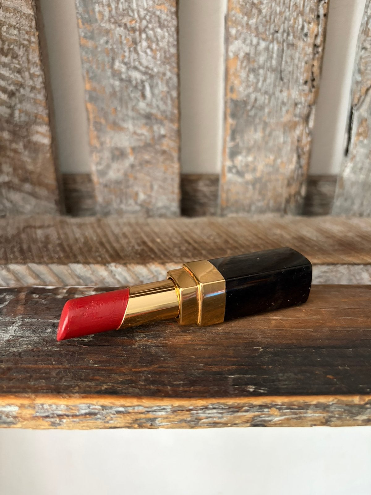 Chanel Rouge Coco Flash Lipstick 152 Shake, Ophalen of Verzenden, Zo goed als nieuw, Rood, Lippen