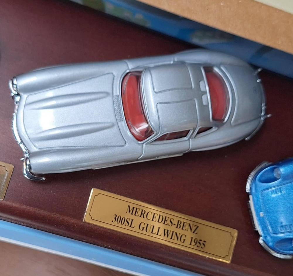 Dinky Toys klassieke auto's set op houten sokkel., Auto, ., Nieuw, Dinky Toys