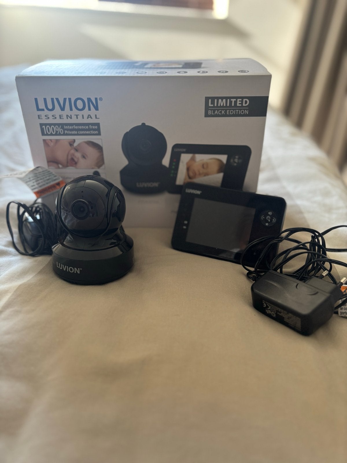 Luvion Essential Black Edition Babyfoon met Camera, Ophalen, Zo goed als nieuw, 250 meter of meer, Camera
