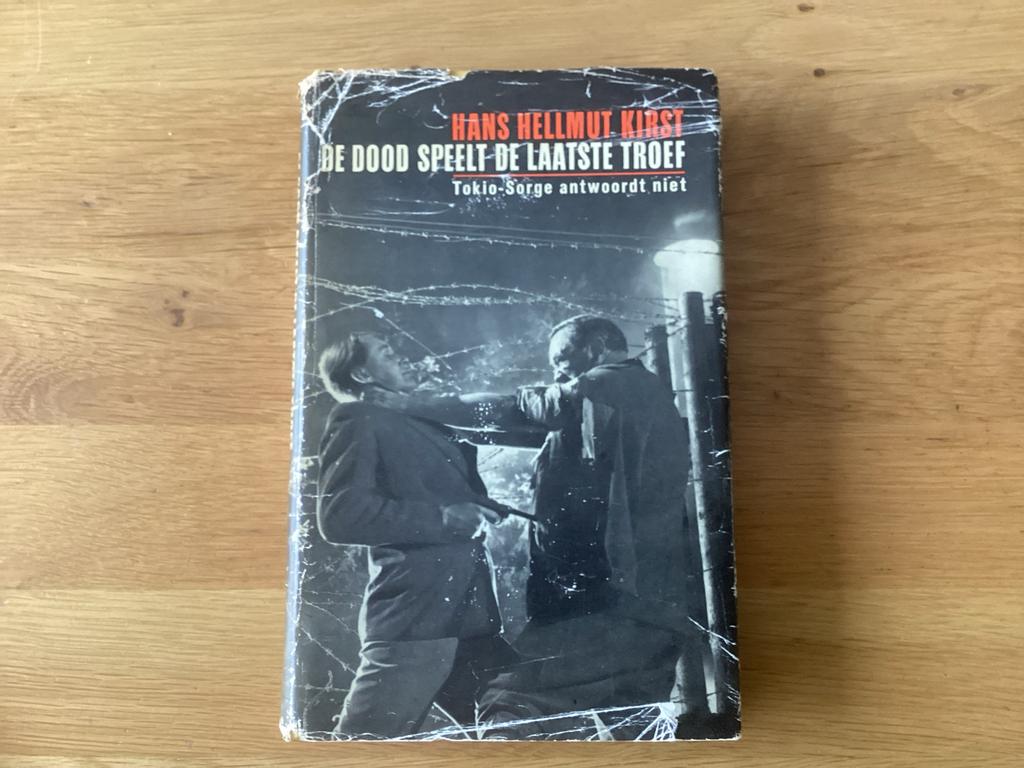 De Dood Speelt De Laatste Troef - Hans Hellmut Kirst, Boeken, Oorlog en Militair, Ophalen of Verzenden, Tweede Wereldoorlog, Gelezen