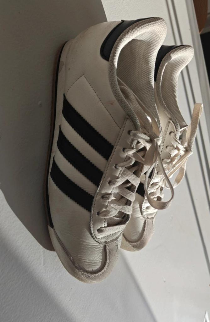 Prachtige Adidas sneakers in zeer goede staat, Kleding | Dames, Adidas, Wit, Ophalen of Verzenden, Sneakers of Gympen