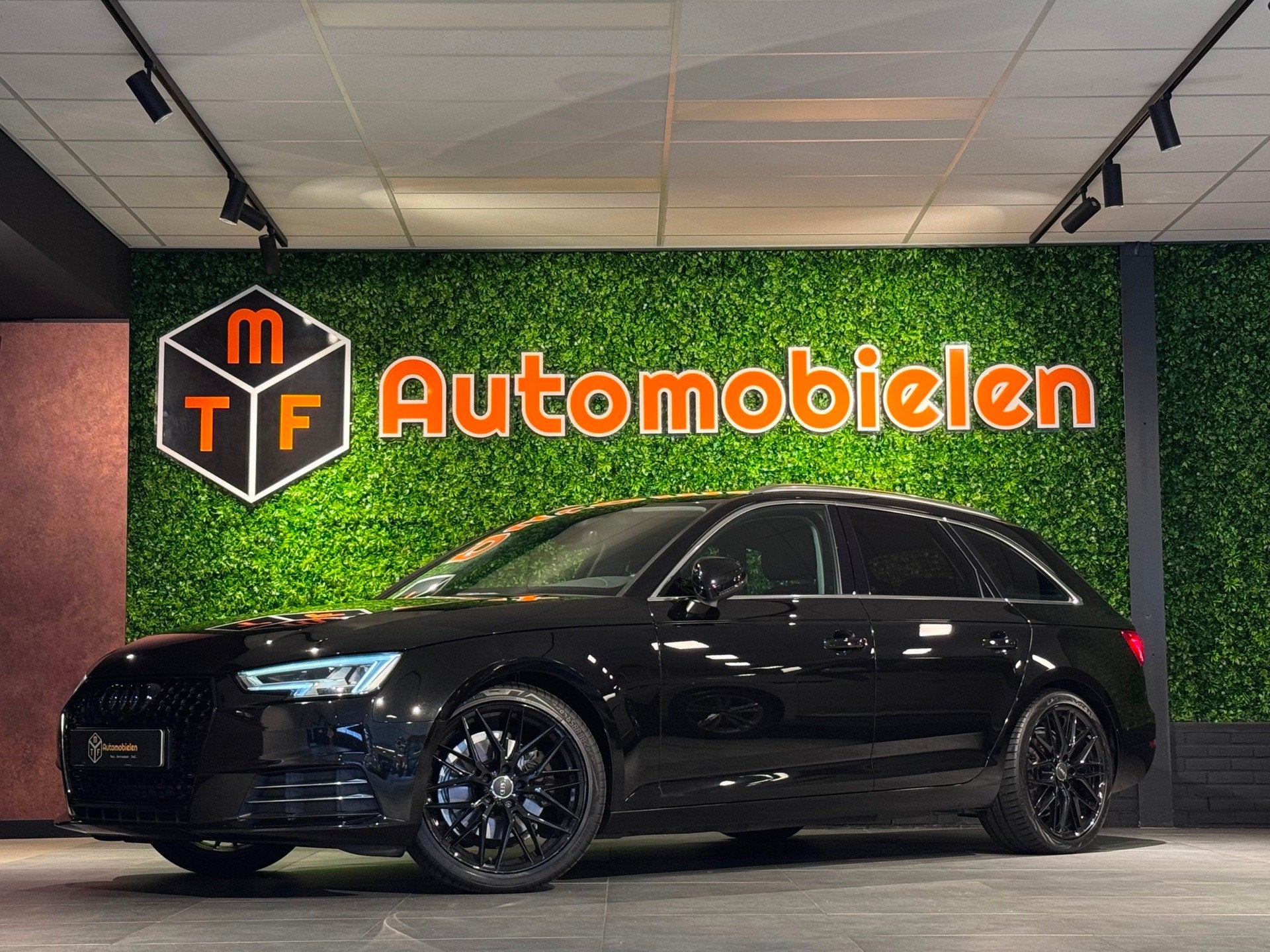 Audi A4 Avant 2.0 TFSI SPORT |VIRTUAL|360CAMERA|LEDER|OrgNL|, Gebruikt, 1984 cc, 1435 kg, A4