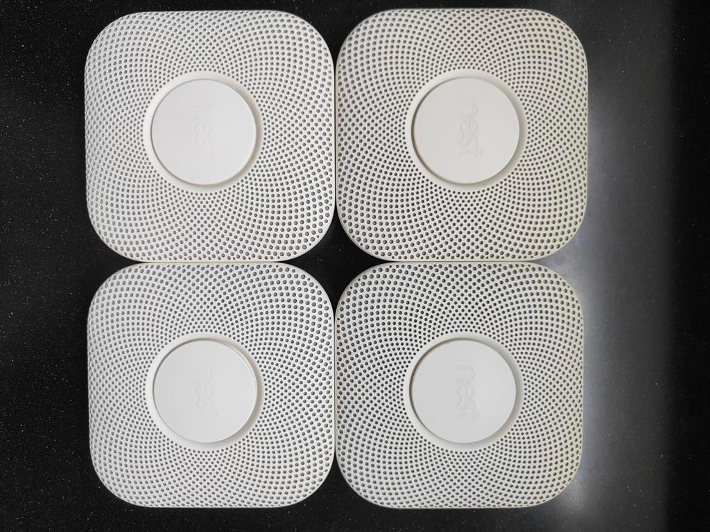 Nest Protect Rook- en Koolmonoxidemelders (4 stuks), Gebruikt, Detector, Sensor of Melder, Ophalen of Verzenden, Rook