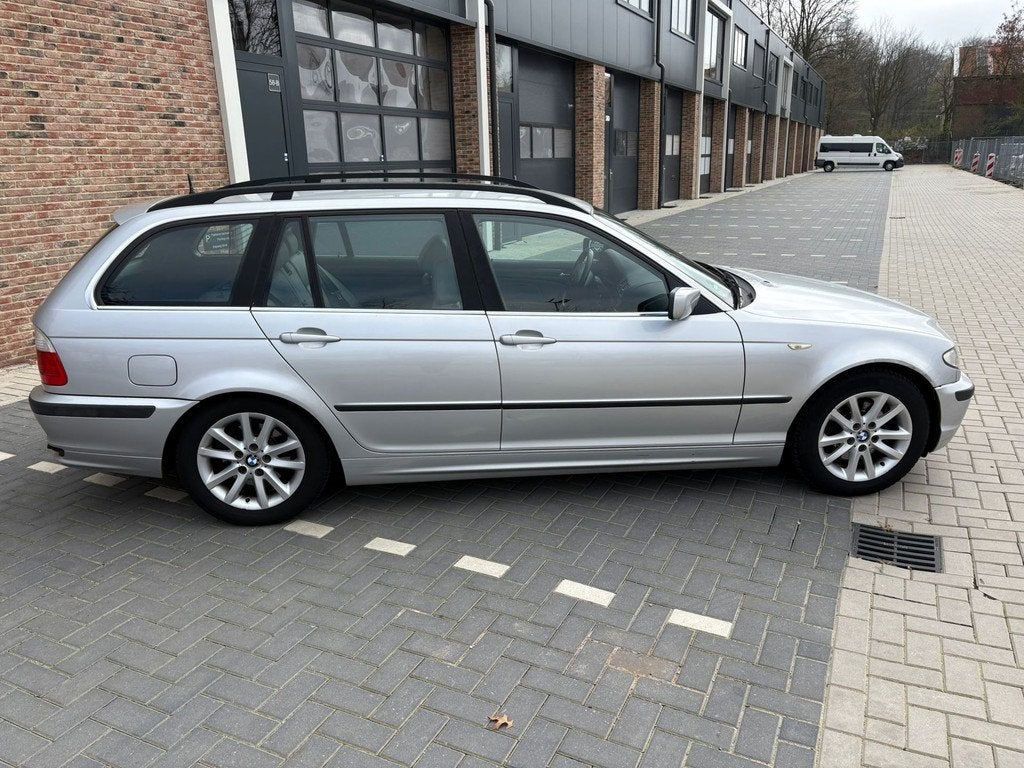 BMW 3-serie Touring 320i Special Executive, Auto's, BMW, Achterwielaandrijving, Gebruikt, Zilver of Grijs, 5 stoelen