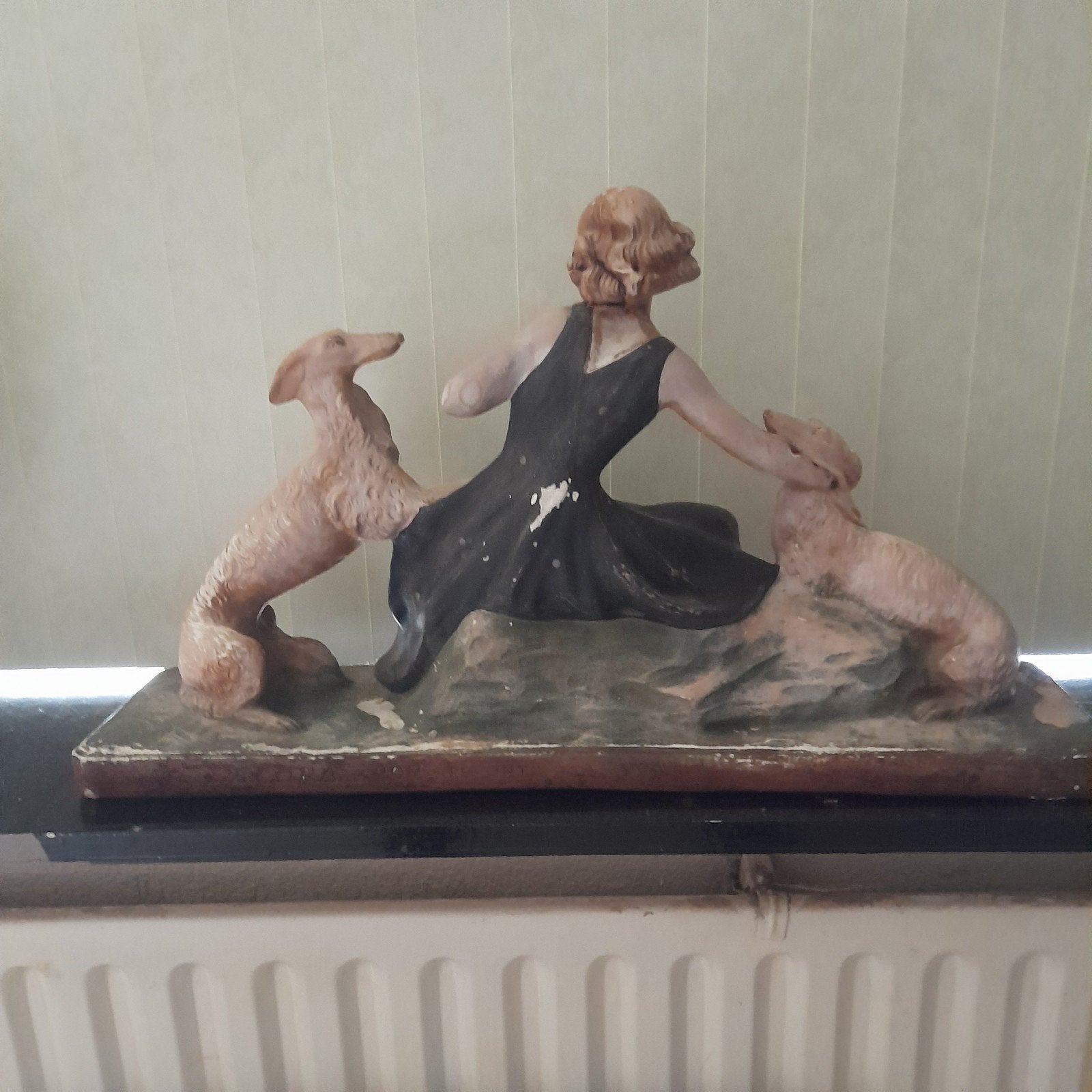 Vintage beeld vrouw met honden - Art Deco stijl, Ophalen, Art deco, Gips, 50 - 100 cm