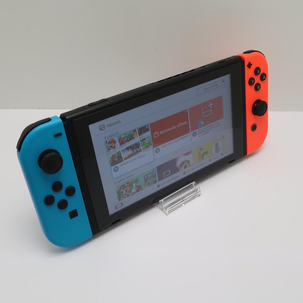 Nintendo Switch Red / Blue 32GB | in Nette Staat, Spelcomputers en Games, Spelcomputers | Nintendo Switch, Niet ingevuld, Zo goed als nieuw