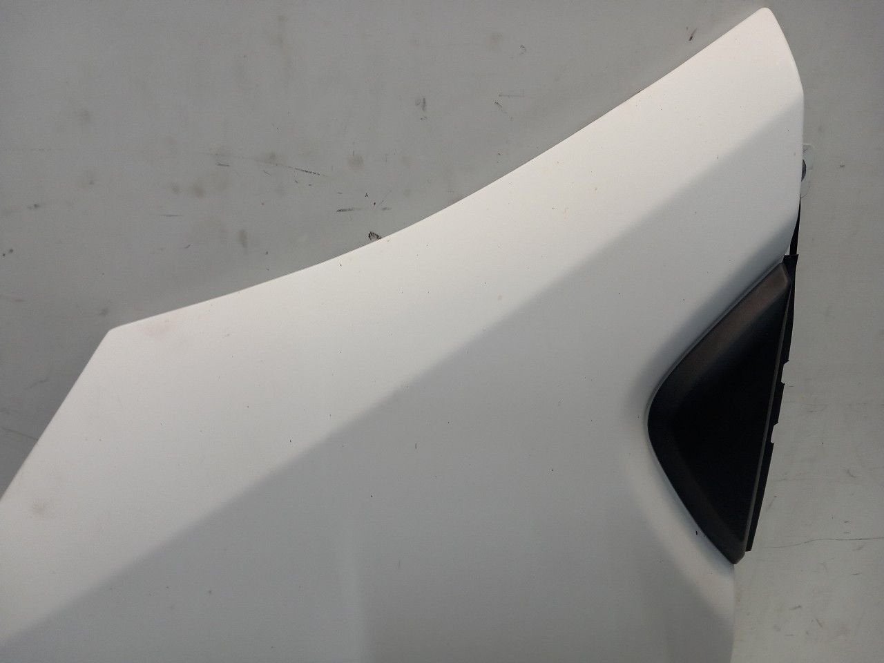 Spatbord links voor Opel Vivaro, Onderdelen@venauto.nl, Van der Ven Autorecycling B.V., Gebruikt, Ettenseweg 76, 4706 PB Roosendaal, The Netherlands