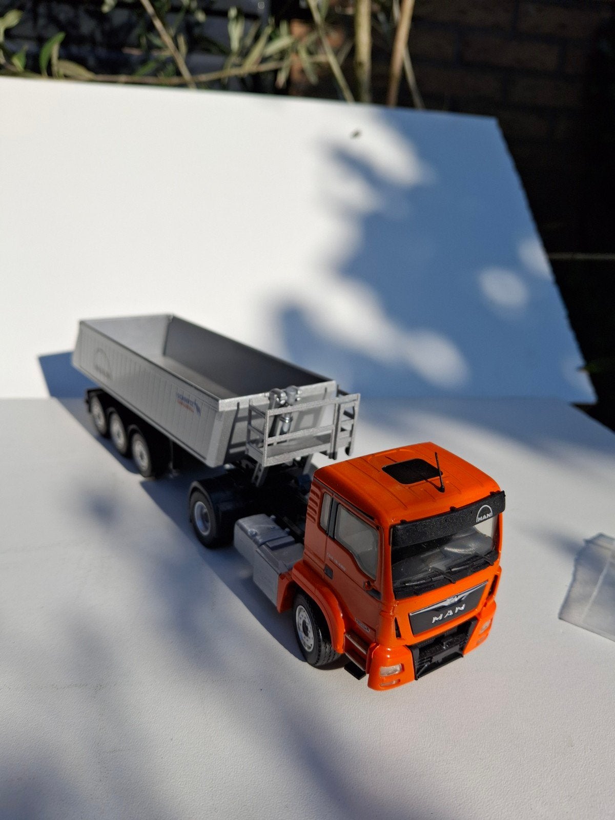 MAN TGS EURO 6 SCHMITZ CARGOBULL 1:50, Ophalen of Verzenden, Bus of Vrachtwagen