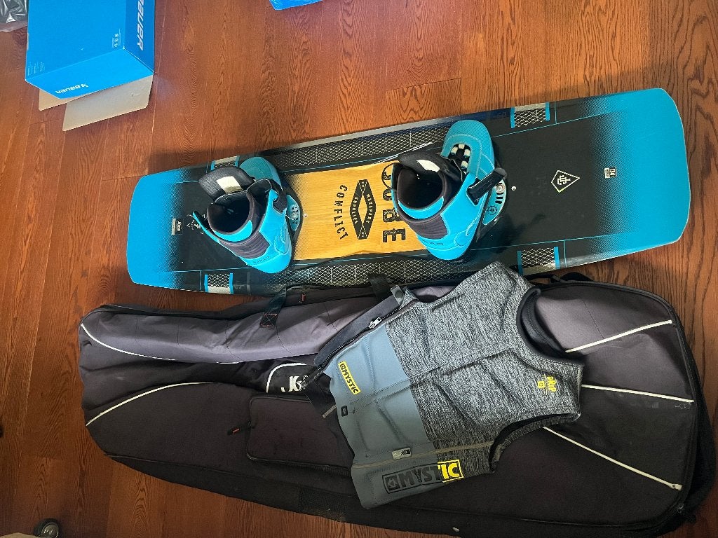 Jobe wakeboard set met R.A.D slingshot bindingen, Watersport en Boten, Wakeboarden, Ophalen, Zo goed als nieuw, Board en Schoenen