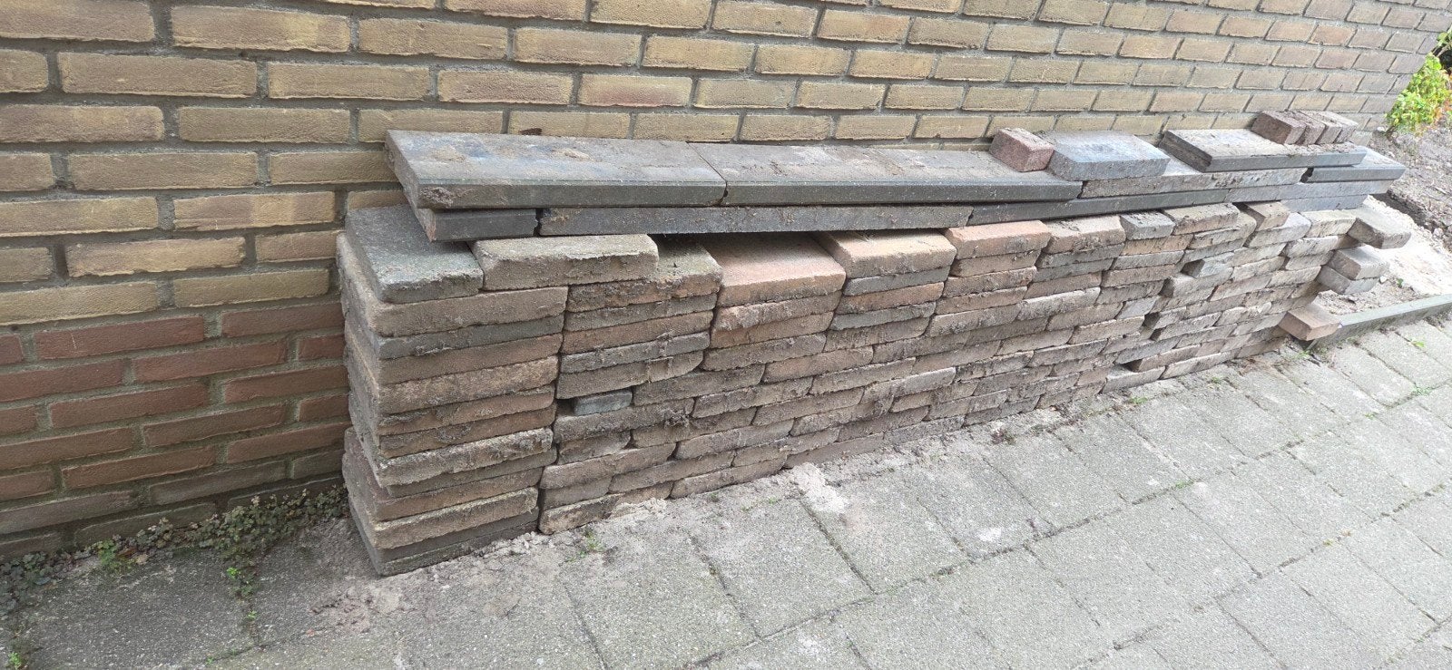 Gratis gebruikte klinkers en terrastegels, Ophalen, Gebruikt, Klinkers, 10 m² of meer