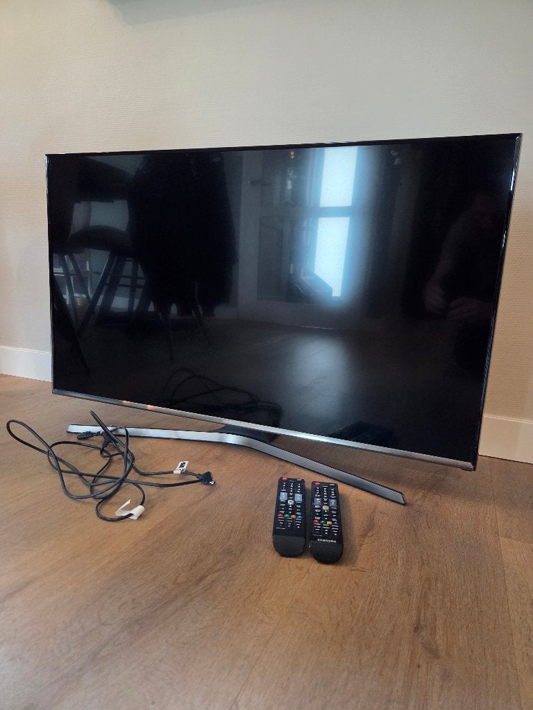Samsung 43" Full HD Smart TV (UE43J5600) + 2 AB  + kabels