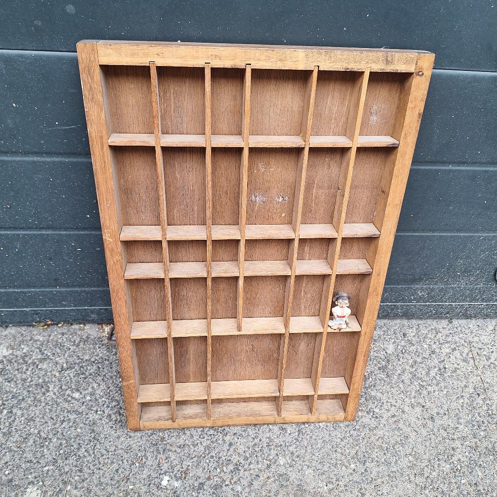 Houten Letterbak met Popje, Huis en Inrichting, Ophalen, Gebruikt, -, Bruin