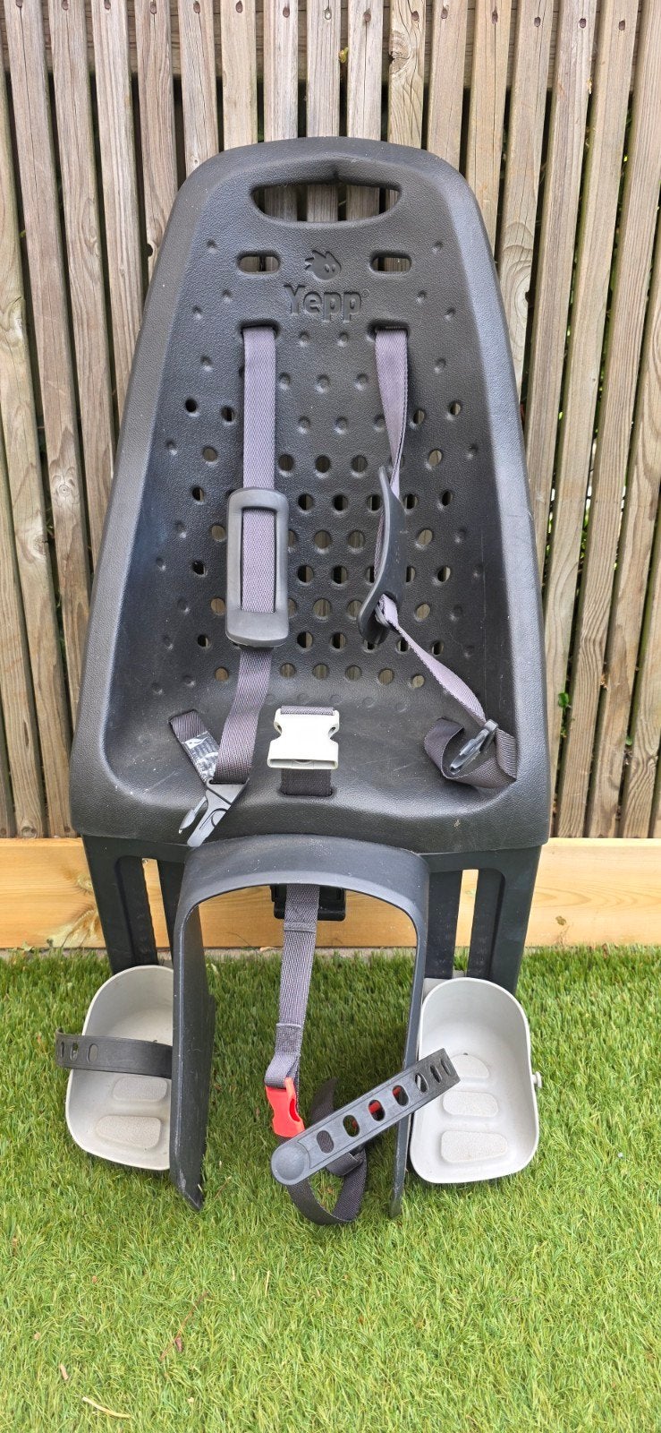 Yepp GMG Achterzitje voor fiets - Zwart, Fietsen en Brommers, Fietsaccessoires | Fietsstoeltjes, Achterzitje, 9 t/m 18 kg, Ophalen