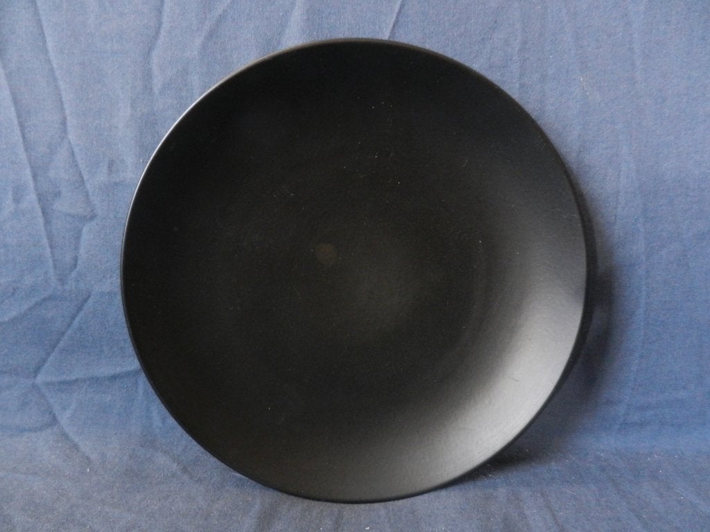 Rond geheel mat zwart plateel schaaltje Regina d. 20,6 cm., Ophalen of Verzenden