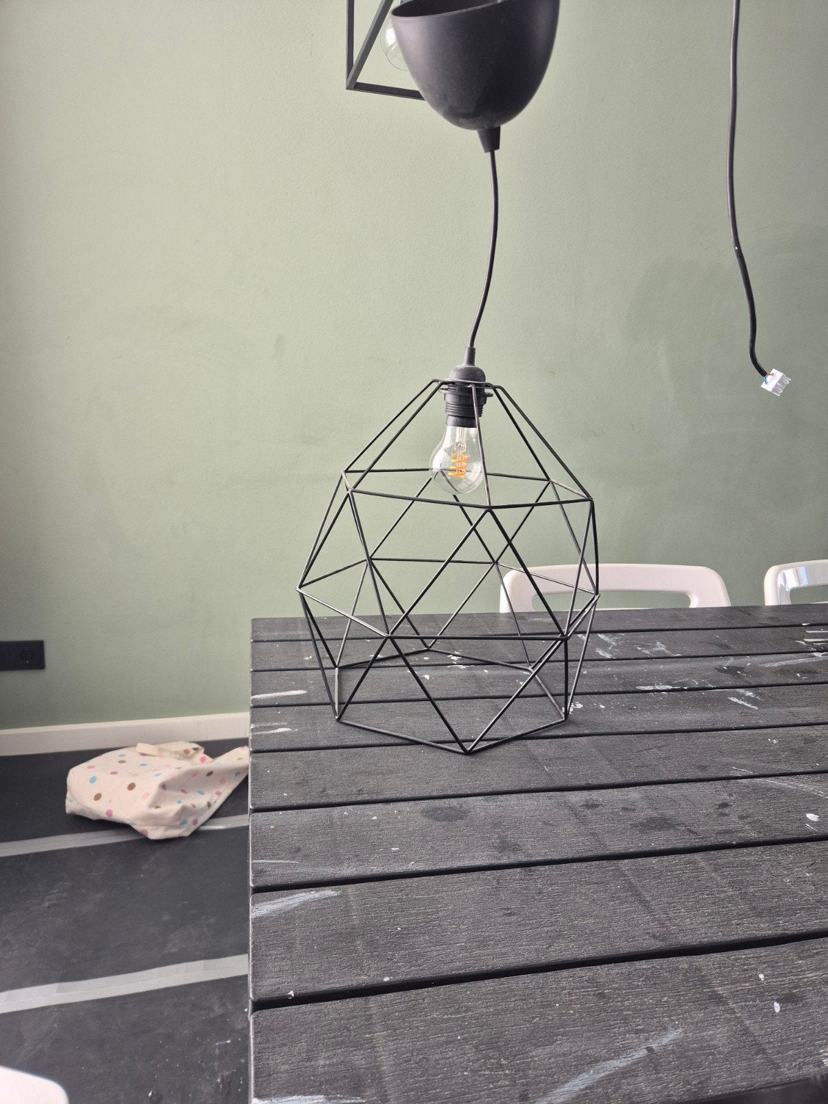 Zwarte geometrische hanglamp - Modern design, Huis en Inrichting, Ophalen, Gebruikt, E27 (groot), Metaal